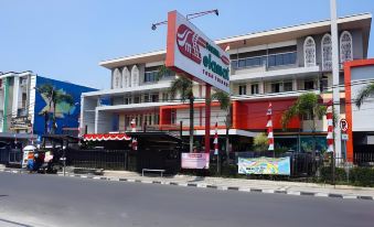 1. Hotel Sy..