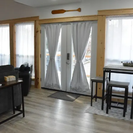 Family/Pet Friendly, Peaceful Cabin, Lakeview, Deck with Norfork Lake views