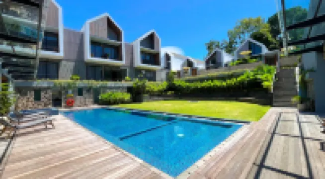 Facade Hotel by Azana