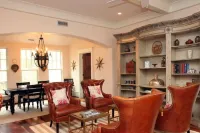 Cypress Cottage Home located in East Beach near everything Kiawah has to offer!