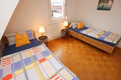 Ferienwohnung im Dachgeschoss 35 qm Platz für 1 bis 3 Personen Hotels near Villingen(Schwarzw)