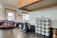 Bozeman's Modern Retreat: Experience Rustic Luxury