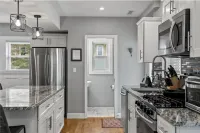 NEW 3BR Salem Townhouse Minutes to downtown