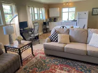 Silver Beach Getaway- Cozy Studio, Private Dock on Lake CDA!