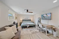 Putt 'n Plunge Paradise: 3/2 House 10 Mins to Downtown & 15 Mins to Lido Beach