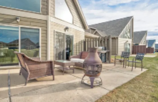 3-bedroom Cabin 13 in Bridges Bay, with on site eating and in/outdoor pool.