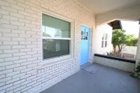 Chic Tiny Brick Home: Remodeled Unit 1 Hotels near UBH