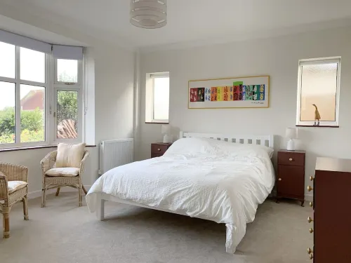 Lovely seaside chalet with just a 2 minute walk to the beach! Hotel a Swanage