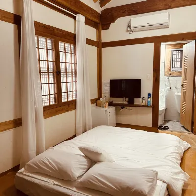 Jeonju Deoksugung Hanok Stay - WiFi