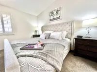 Wknd@Bernies Beautiful Sunset-Water Views, Prvt Heated Hot Tub, Large Game Room!