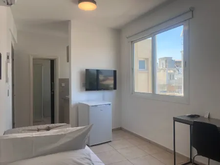 Phaedrus Living: Hoopoe Residencies 201 Отели рядом с достопримечательностью «Кипрский университет»