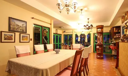 Saplaisuan Resort Отели в г. Song Phi Nong