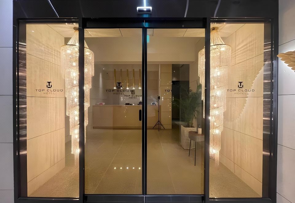 탑클라우드 호텔 군산 외관