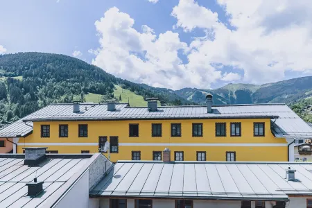 Alpine City Living by we Rent, Summercard Included