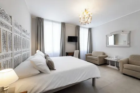 B&B de I Bravi Отели рядом с достопримечательностью «Middle School Antonio Gramsci»