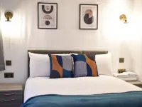 Terrace House Hotels near Leamington Spa Tourist Information Centre