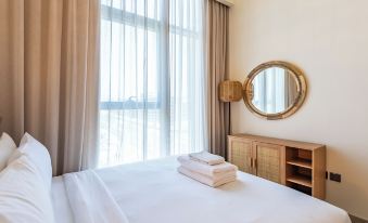 Condo with Burj Khalifa View in City