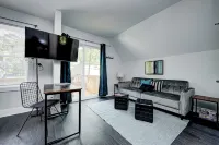 The Oasis Studio - Fountain Square Hotels in Beech Grove