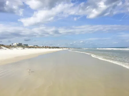 Treetop Beach Condo Sleeps 7!