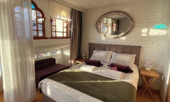 Levant Pension de Luxe