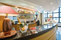 Astoria Suite Hotel - bar