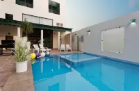 Hotel Olmeca Plaza - Pools