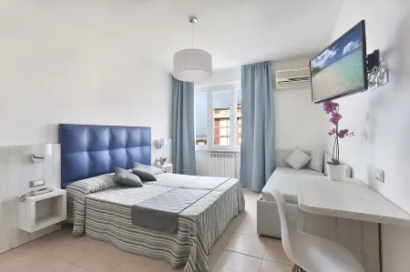 Hotel Nuovo Tirreno Отели в г. Камайоре