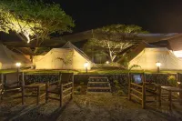 The Acacia Glamping Park Hotels in Batuan