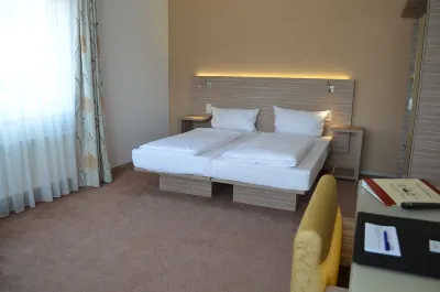 Hotel Restaurant Itzumer Paß Hotels in Хільдесхайм