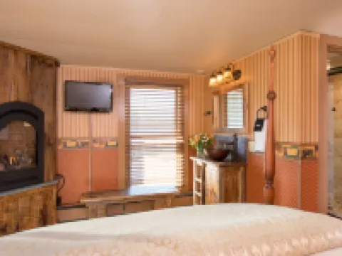 Golden Stage Inn Hotels in Cavendish