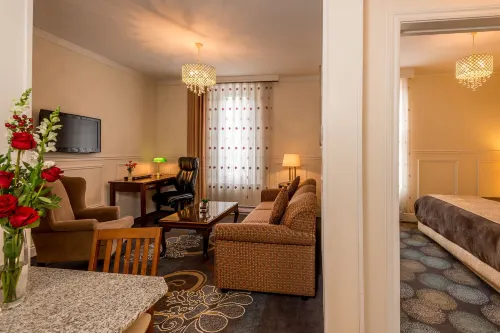 Parc Suites Hotel - غرفة مطلة على الجبل