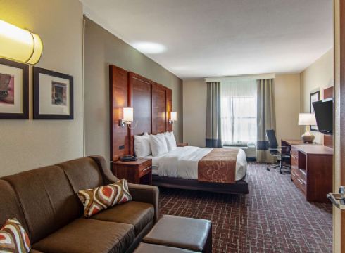 Comfort Suites NW Dallas Near Love Field