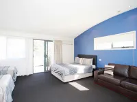 Travellers Motor Village Hotels in Mayfield West