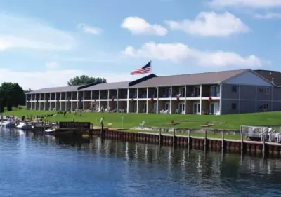 Fleetwood Inn Suites Hotels in Cheboygan