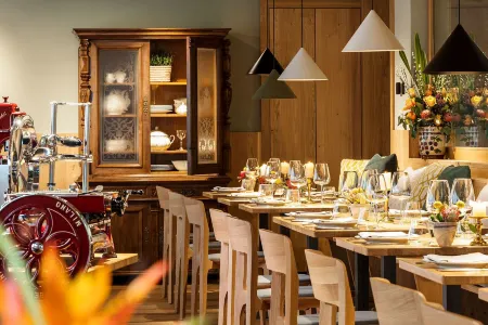 Neuro Campus Hotel Отели рядом с достопримечательностью «cereneo AG»