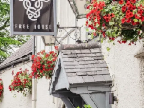 1 Bed Flat - Sleeps 2 - Parking - Wifi Hotels in Caerleon