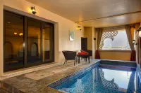Arjaan by Rotana Dubai Media City - Private Pools