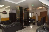 Dorakings Hotel Hotels in Ngwa