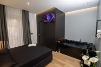 Contemporaneamente 147 - Modern & Comfort Rooms