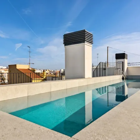 Limehome Valencia Carrer del Pare Palau Отели рядом с достопримечательностью «Башни Серранос»
