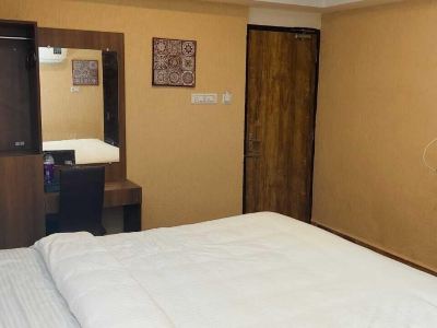 OMR Grand Inn