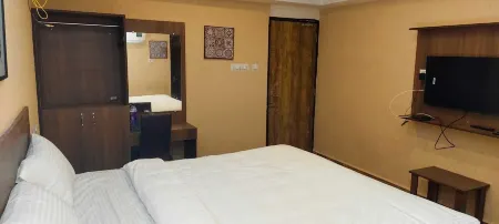 OMR Grand Inn Отели в г. Келамбаккэм