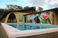 Kayak Lodge فنادق في Parrita
