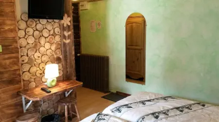 Hôtel la Marmotte Отели рядом с достопримечательностью «Chalet du Lac»