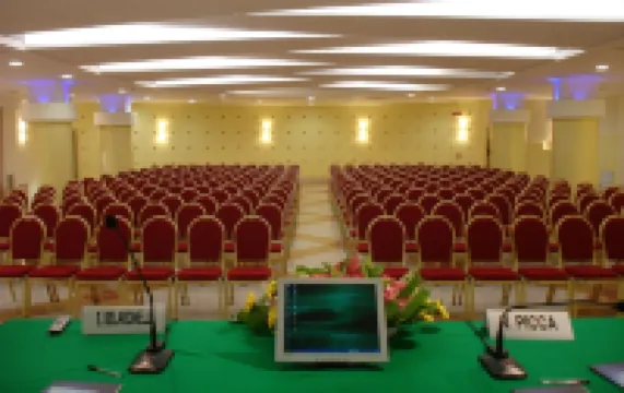 โรงแรมอิเมโลกรานี