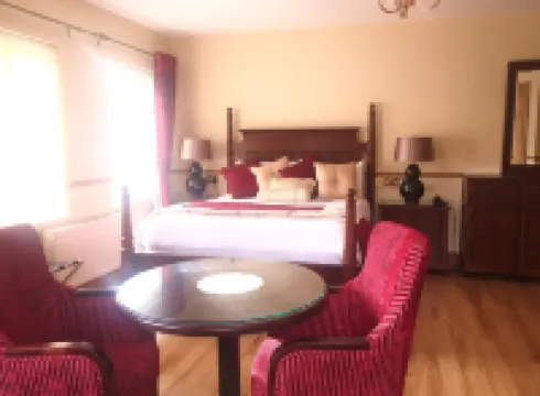 Óstán Loch Altan Hotel di 