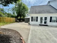 Sale! Coastal King Suite Near Concerts, Downtown, Beach, & Uncw. Pets Welcome!