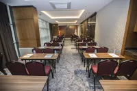 Honour Hotel - 4-Star
