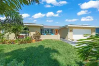 Villa Paradisus. Heated Pool! 6 min to the beach