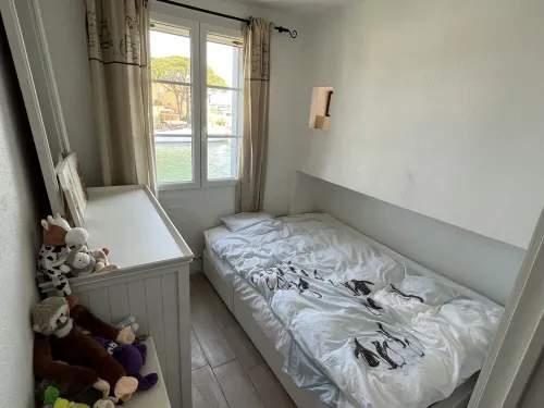 PORT GRIMAUD: Dream apartment in a quiet and precious neighborhood